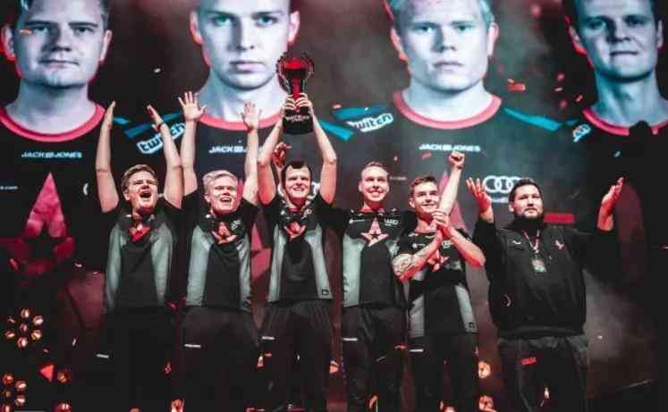 年轻且本土 年轻且本土