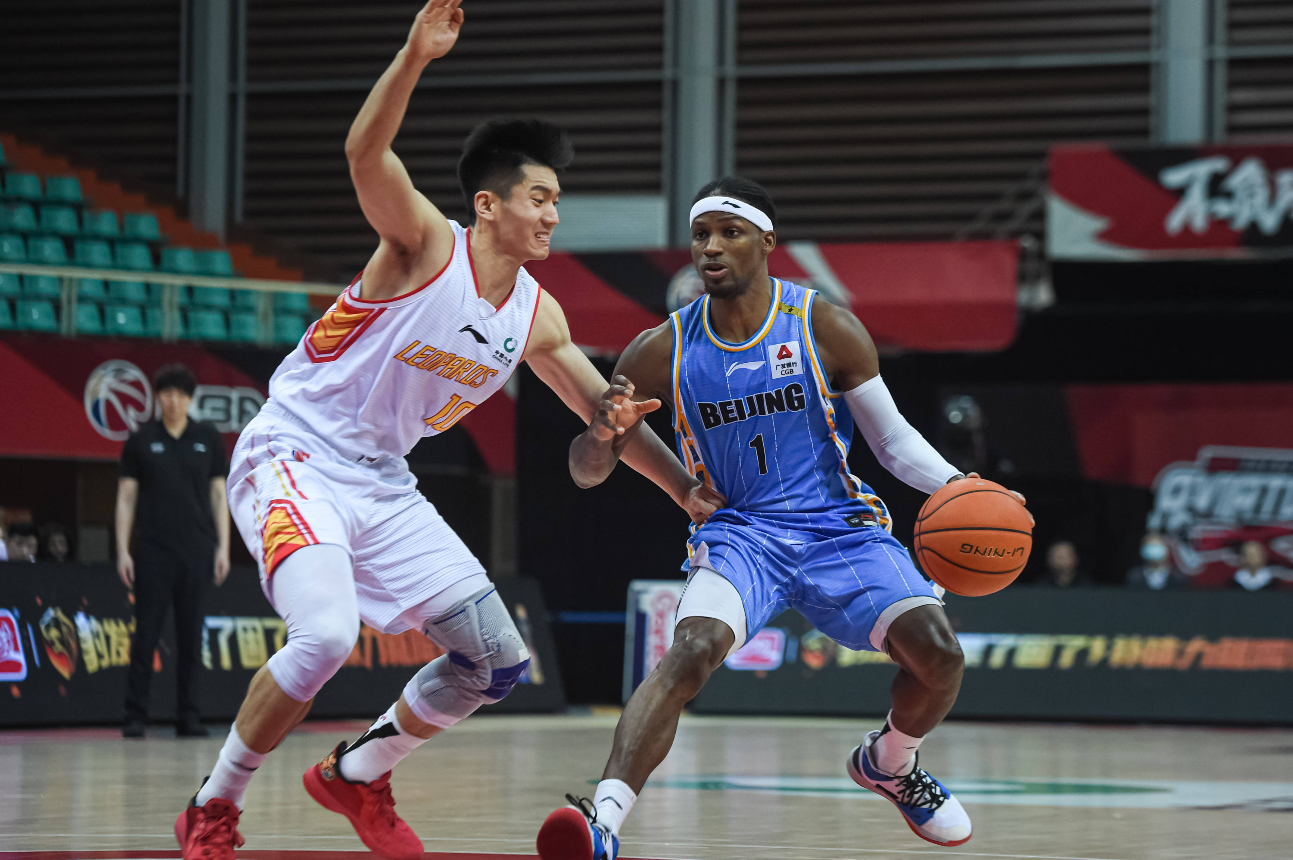 经历了明显 经历了明显